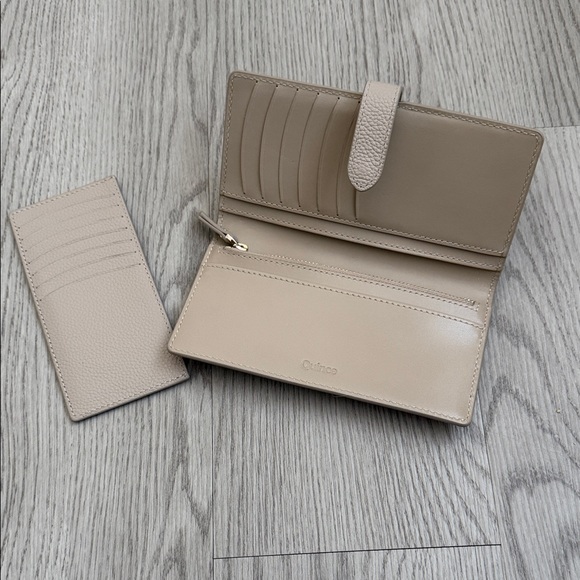 Quince - Italian Pebbled Leather Bifold 2-in-1 Wallet 💳✨ - Picture 3 of 4